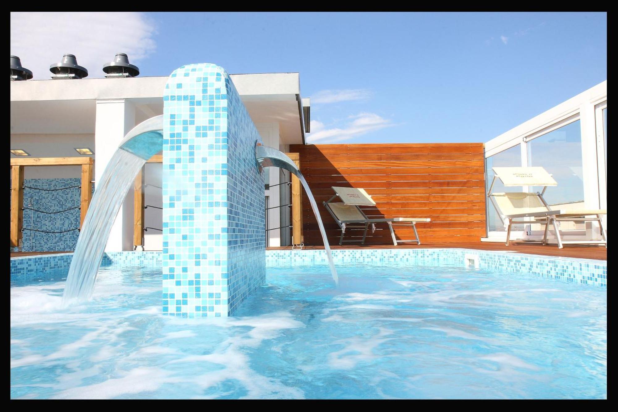 Hotel Panama Majestic Rimini Exteriör bild